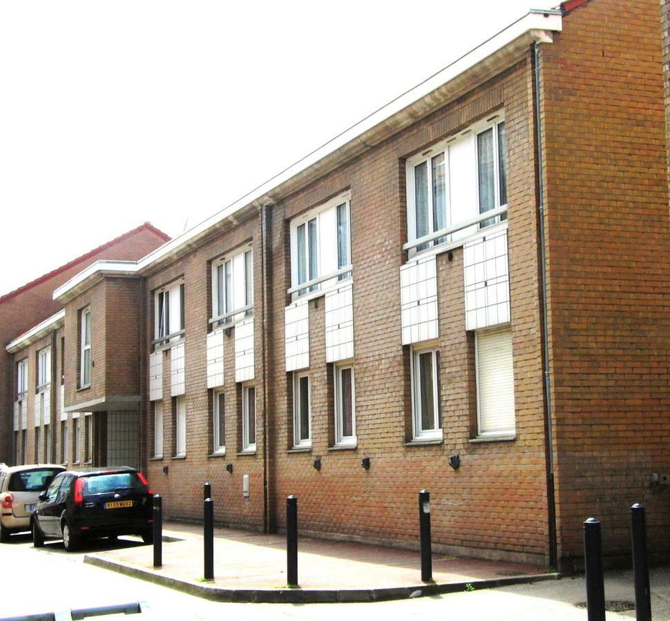 Une Petite Halte Apartment Calais Exterior photo